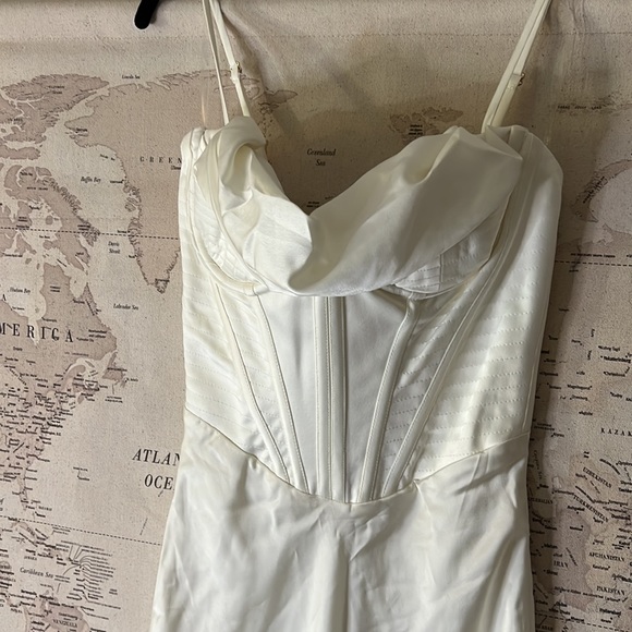 House of CB ‘MYRNA’ Dress Ivory draped midi NWOT - Picture 7 of 8
